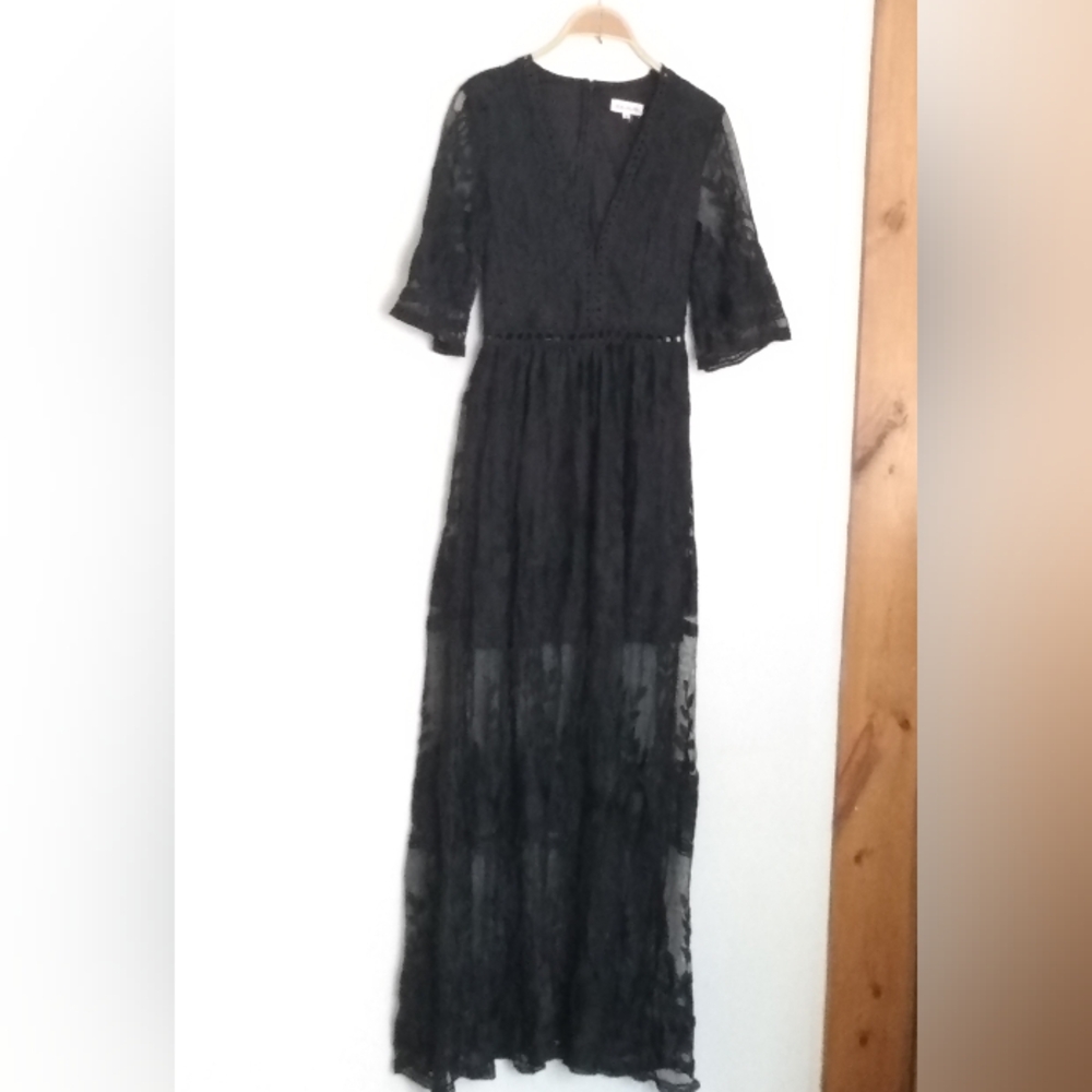 Black Lace Tiered Bell Sleeve V-Neck Long Dress